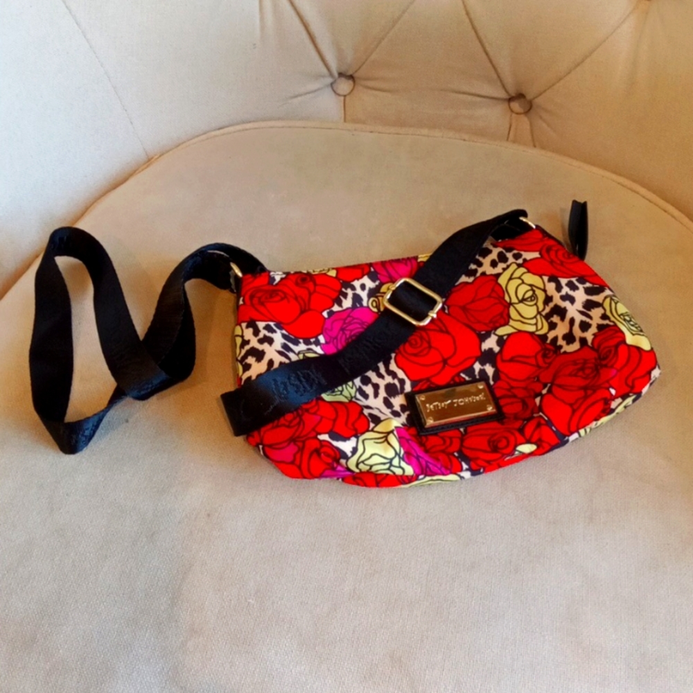 Unique Betsy Johnson Rose & Animal Print Crossbody